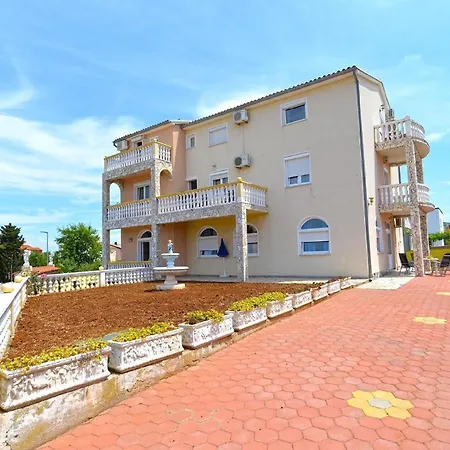 Apartment Fuer 2 Personen Ca 19 Qm In Pula-fondole, Istrien Istrische Riviera *